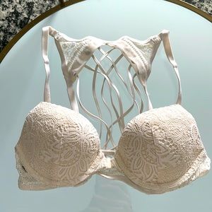 Victoria’s Secret very sexy push up bra